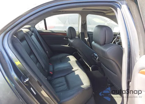 2005 Acura Rl 3.5 from USA, damaged, VIN JH4KB16565C004652